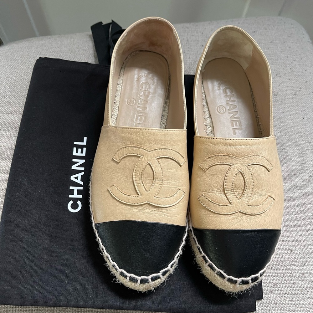 CHANEL lambskin CC espadrilles flat shoes size 36 beige black